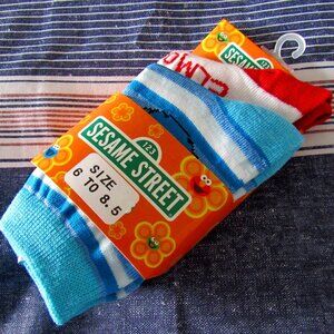 Set of 2 NWT Sesame Street Kids Socks size 6 to 8.5